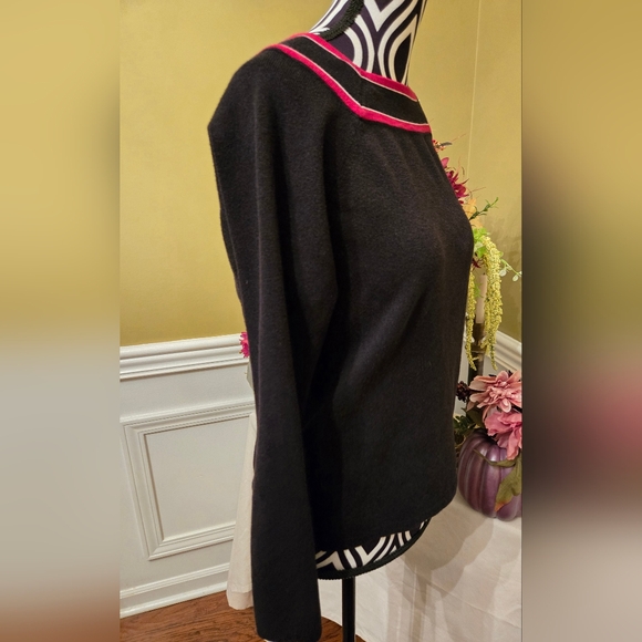 Emma & James Black Red Square Neck  Sweater - Picture 2 of 6